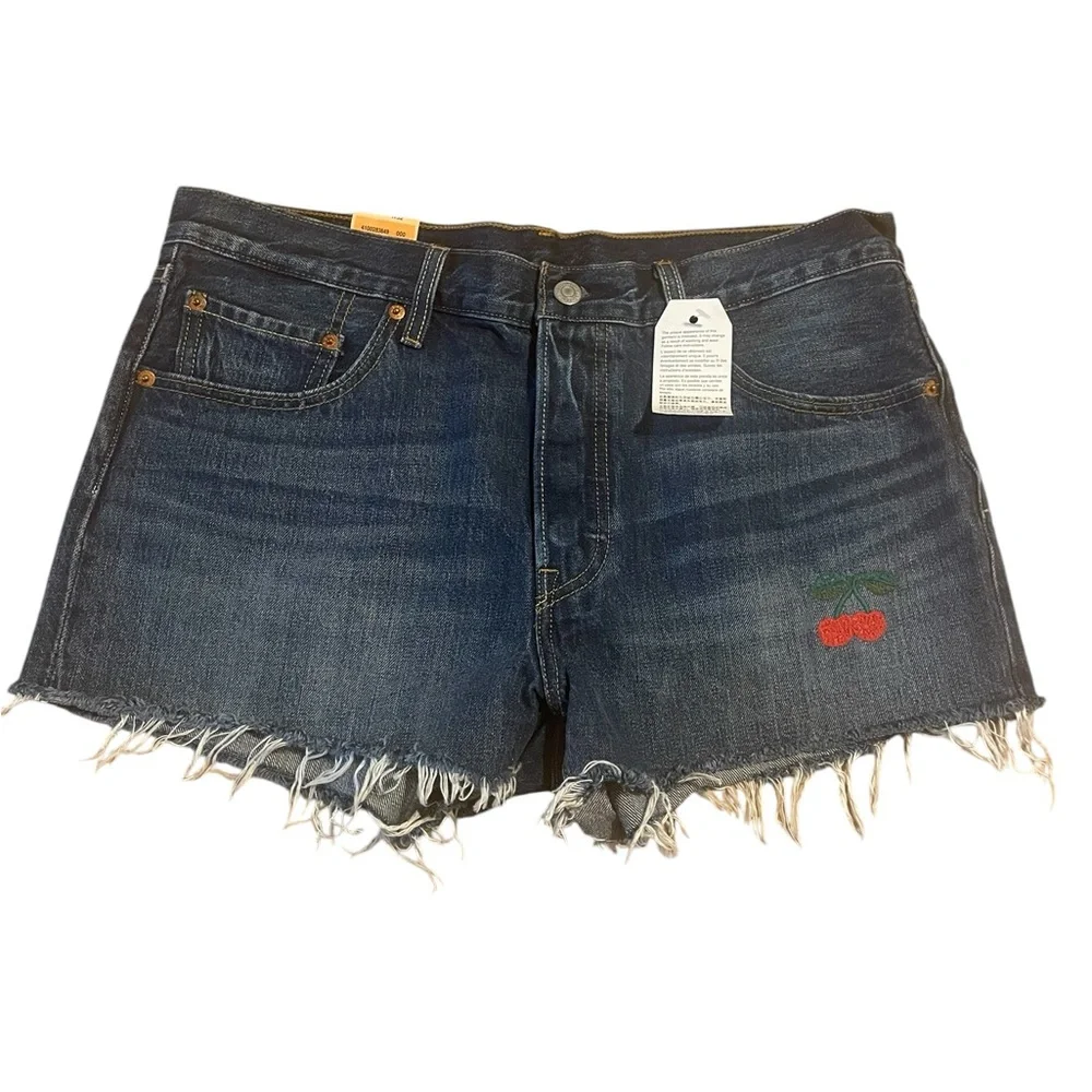 Levi’s Denim Cutoffs, Embroidered Cherry,‎ Size 32, NWT